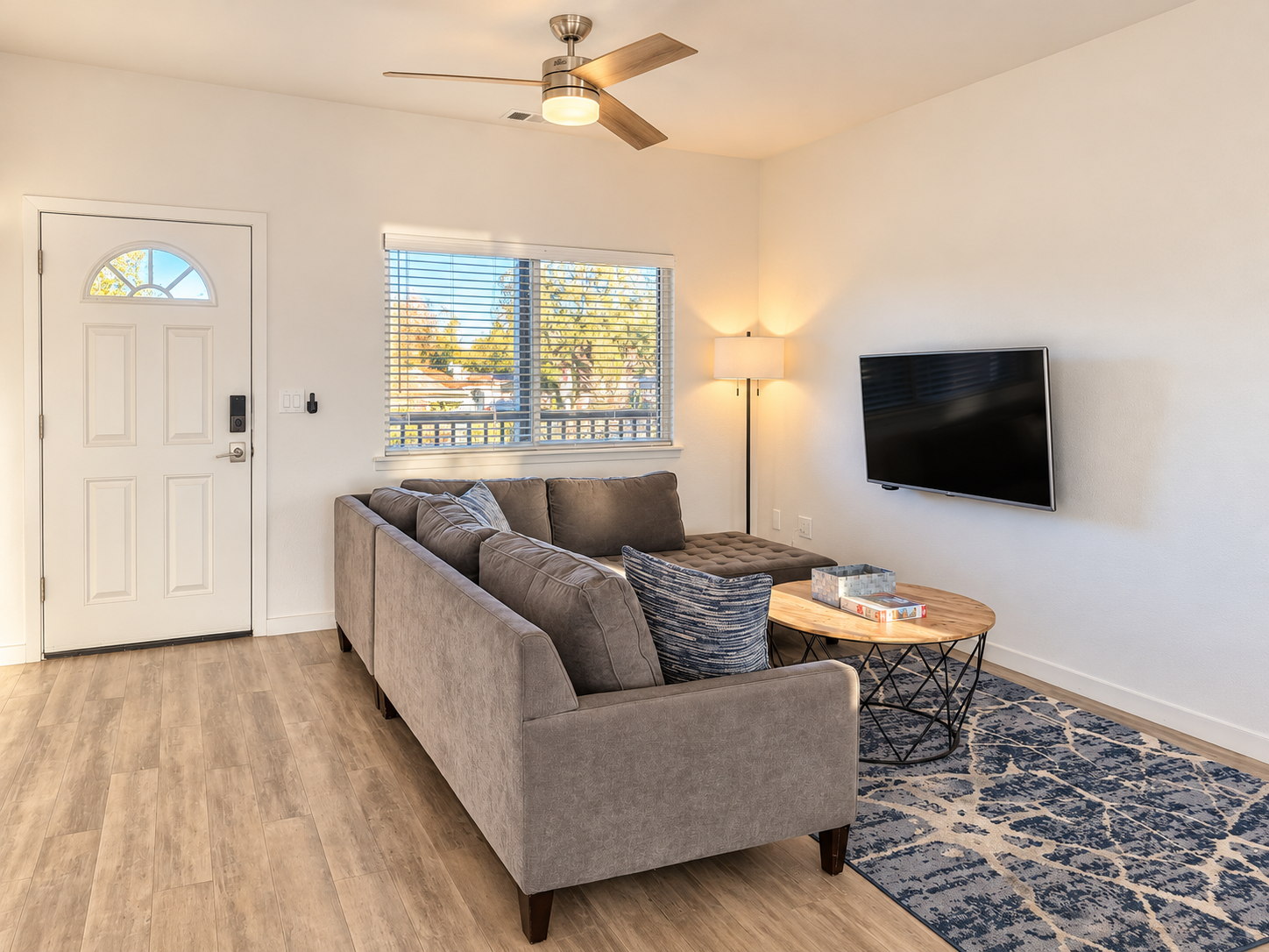 Cabernet Suite open-plan living room and kitchen at Sonoma Grove Suites